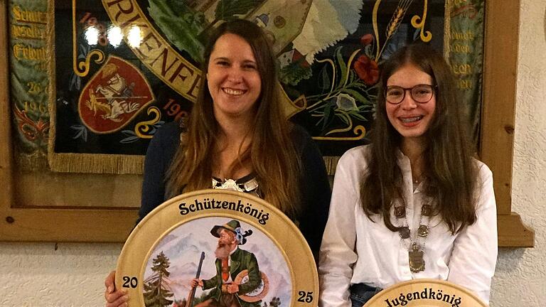 Die Schützenkönigin 2025 ist Elena Lang. Den Titel der Jugendschützenkönigin holte sich Lena Buller. Die Schützenkönigin 2025 ist Elena Lang. Den Titel der Jugendschützenkönigin holte sich Lena Buller.