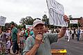 Mit einer großen Demonstration auf dem Parkplatz der Rastanlage Riedener Wald Ost an der A7 demonstrierten zahlreiche Bürger aus Hausen gegen die Zahlungsmoral des Konzerns &bdquo;Tank & Rast'. Die Hausener hoffen auf Hilfe durch die Politik.