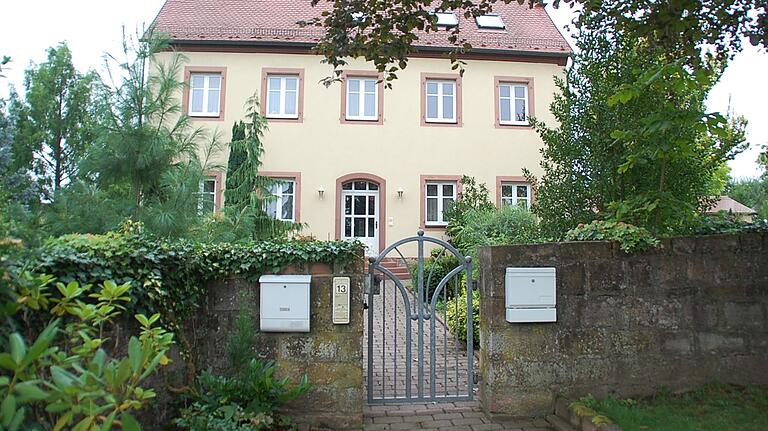 Das Forstgebäude in Bischbrunn wurde nach der Forstreform wie alle anderen örtlichen Gebäude im Forstbesitz privat verkauft.