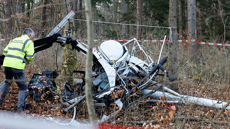 Hubschrauber abgestürzt       -  Die Staatsanwaltschaft hat einen externen Gutachter beauftragt, der die Trümmerteile in Braunschweig untersuchen soll.