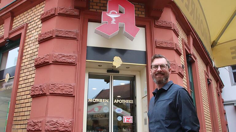 Christoph Weißhaar, Inhaber der Mohren-Apotheke am Karlstadter Marktplatz.