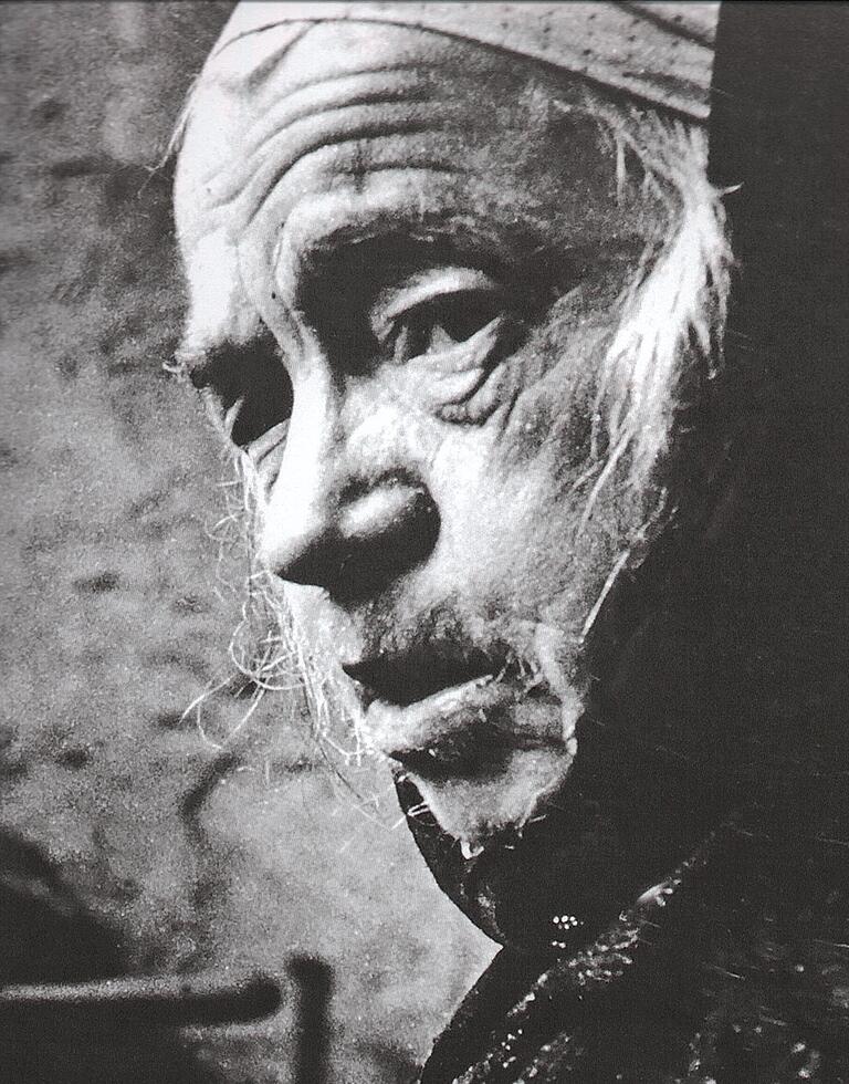 Menschen mit Ecken und Kanten, gezeichnet vom Leben und der Arbeit. (Repro Günter Roth) Menschen mit Ecken und Kanten, gezeichnet vom Leben und der Arbeit. (Repro Günter Roth)