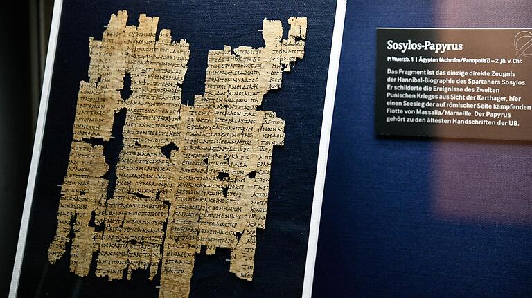 Die älteste Handschrift der Würzburger Universitätsbibliothek stammt aus dem 2.Jahrhundert v.Chr.: eine Abschrift der Hannibal-Biografie von Sosylos. Sie ist in der Jubiläumsausstellung zu sehen. Die älteste Handschrift der Würzburger Universitätsbibliothek stammt aus dem 2.Jahrhundert v.Chr.: eine Abschrift der Hannibal-Biografie von Sosylos. Sie ist in der Jubiläumsausstellung zu sehen.