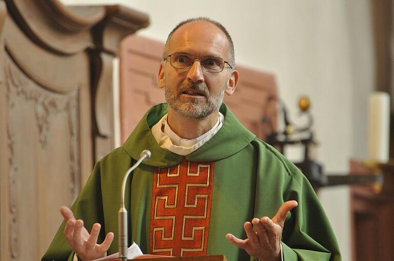 Pater Ludger Joos hielt die Festpredigt während des Gedenkgottesdienstes. Pater Ludger Joos hielt die Festpredigt während des Gedenkgottesdienstes.