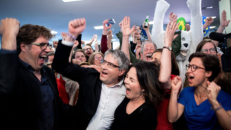 Grund zum Jubeln: Die Wahlparty zur Europawahlder Grünen in Berlin. Grund zum Jubeln: Die Wahlparty zur Europawahlder Grünen in Berlin. 