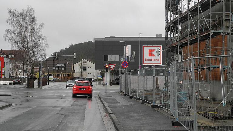 An der Kaufland-Kreuzung soll eine Rechtsabbiegerspur von der Franz-Marschall-Straße in die Meininger Straße entstehen.