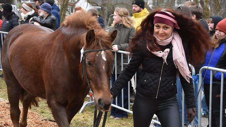 Über 100 Rösser gaben sich ein Stelldichein, im Bild Sonja Baier aus Bieberehren