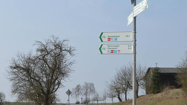 Der Ausbau der Gemeindeverbindungsstraße zwischen Rottershausen und Rannungen zur Kreisstraße ist wieder im Gespräch. Foto: Archiv/ Isolde Krapf       -  Der Ausbau der Gemeindeverbindungsstraße zwischen Rottershausen und Rannungen zur Kreisstraße ist wieder im Gespräch. Foto: Archiv/ Isolde Krapf