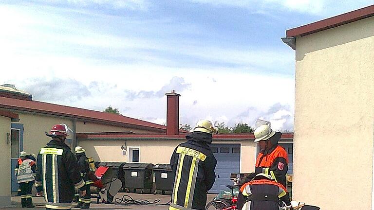 Gemeindefeuerwehrtag       -  Gemeindefeuerwehrtag in Altenstein mit Großübung und Mitgliederehrung.