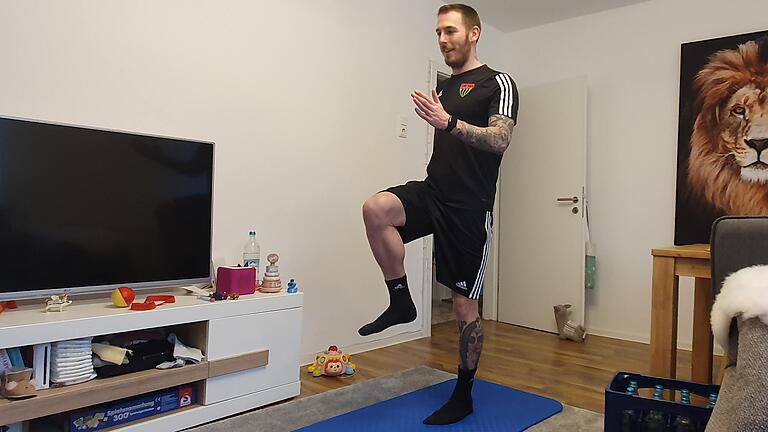 Schweinfurter Fußball-Trainer gibt 5 Fitness-Tipps fürs Wohnzimmer