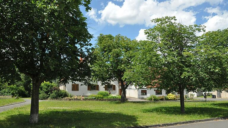 Der Festplatz in der Ortsmitte Der Festplatz in der Ortsmitte