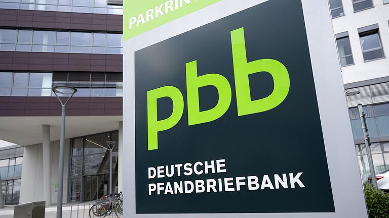 Deutsche Pfandbriefbank       -  Die Deutsche Pfandbriefbank hat weiter mit der Krise des Gewerbeimmobilienmarkts zu kämpfen. (Archivbild)