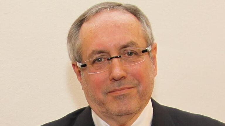 Der ehemalige Hammelburger Zahnarzt, Dr. Günter Schneider, ist im Alter von 71 Jahren plötzlich gestorben. Kultusministerium - Der ehemalige Hammelburger Zahnarzt, Dr. Günter Schneider, ist im Alter von 71 Jahren plötzlich gestorben. Kultusministerium Der ehemalige Hammelburger Zahnarzt, Dr. Günter Schneider, ist im Alter von 71 Jahren plötzlich gestorben. Kultusministerium - Der ehemalige Hammelburger Zahnarzt, Dr. Günter Schneider, ist im Alter von 71 Jahren plötzlich gestorben. Kultusministerium