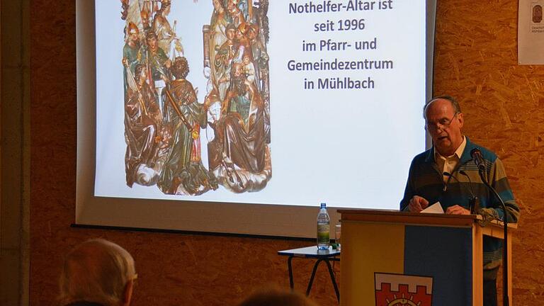 Walter Riedmann und Armin Kraft berichteten den 25 Besuchern nicht nur über das Leben, sondern auch über die Legenden und Faszinationen der 14 Nothelfer. Walter Riedmann und Armin Kraft berichteten den 25 Besuchern nicht nur über das Leben, sondern auch über die Legenden und Faszinationen der 14 Nothelfer.