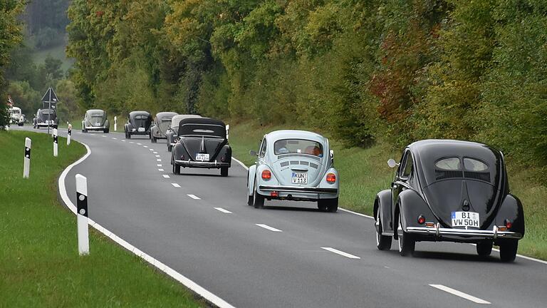 Auf der Stippvisite zum Automuseum in Langenburg: Die Brezelfenstervereinigung e.V. traf sich in diesem Jahr in und um Röttingen.