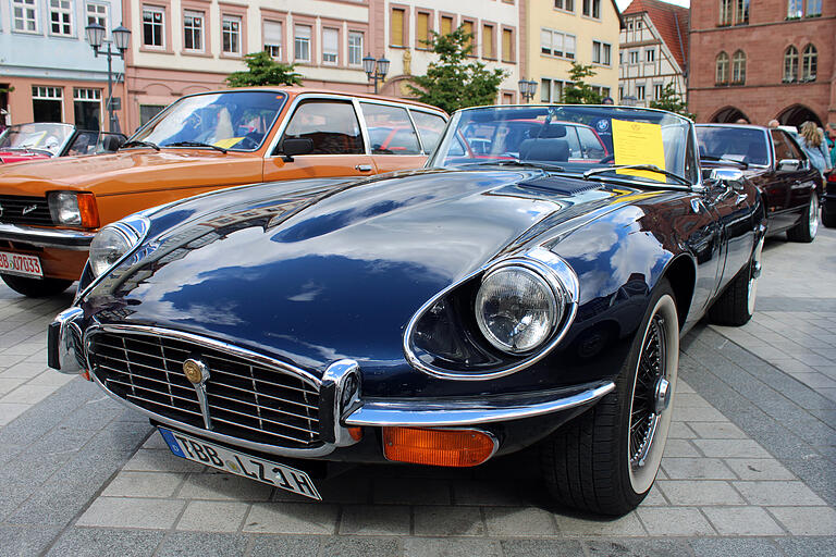 Jaguar E-Type Series 3 mit V12-Motor.