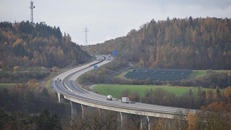 Während sich in Hollstadt eine Initiative gegen Windräder am Storchsberg gebildet hat, spielte das Thema bei der Bürgerversammlung in Rödelmaier kaum eine Rolle.
