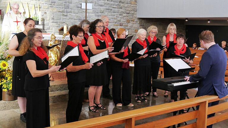 Der Projektchor aus Dipbach sang zum Patroziniumsfest des Kirchenpatrons Ägidius in der Pfarrkirche. Der Projektchor aus Dipbach sang zum Patroziniumsfest des Kirchenpatrons Ägidius in der Pfarrkirche.