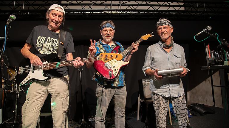 Das Trio 'Frankinelli' eröffnet das Stadtfest bei der Mittsommernacht am Samstagabend auf dem Marktplatz. Das Trio 'Frankinelli' eröffnet das Stadtfest bei der Mittsommernacht am Samstagabend auf dem Marktplatz.