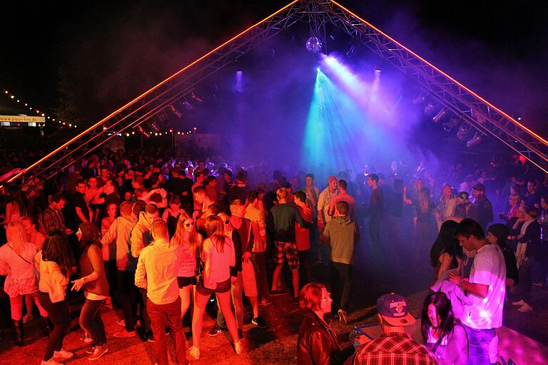 Disco-Fieber und heiße Stimmung wie am Ballermann: Im kleinen Essfeld steigt am Samstag wieder die 'Summer Sensation' (Archivbild).