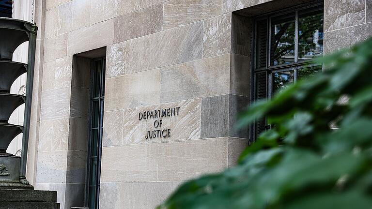 Bericht: US-Justizministerium friert Bürgerrechtsfälle ein - Die Bürgerrechtsabteilung im Justizministerium dürfte erst mal lahmgelegt sein. (Archivbild) Bericht: US-Justizministerium friert Bürgerrechtsfälle ein - Die Bürgerrechtsabteilung im Justizministerium dürfte erst mal lahmgelegt sein. (Archivbild)