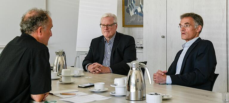 Claus Bolza-Schünemann (von rechts) und sein Nachfolger Andreas Pleßke im Interview mit Main-Post-Redakteur Jürgen Haug-Peichl. Claus Bolza-Schünemann (von rechts) und sein Nachfolger Andreas Pleßke im Interview mit Main-Post-Redakteur Jürgen Haug-Peichl.
