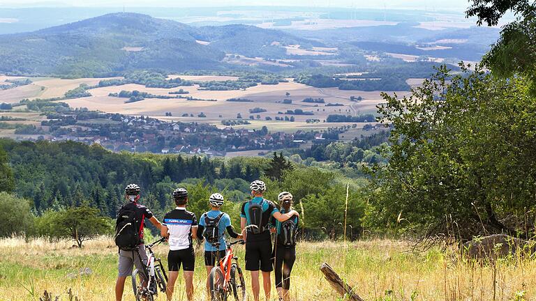 Radwandern und Mountainbiken sind beliebte Freizeit- und Urlaubsbeschäftigungen, denen man in der Rhön besonders gut nachgehen kann. Doch wie erfahren Interessierte davon? Das soll in den nächsten Wochen erarbeitet werden. Foto: Alexander Mengel - Radwandern und Mountainbiken sind beliebte Freizeit- und Urlaubsbeschäftigungen, denen man in der Rhön besonders gut nachgehen kann. Doch wie erfahren Interessierte davon? Das soll in den nächsten Wochen erarbeitet werden. Foto: Alexander Mengel Radwandern und Mountainbiken sind beliebte Freizeit- und Urlaubsbeschäftigungen, denen man in der Rhön besonders gut nachgehen kann. Doch wie erfahren Interessierte davon? Das soll in den nächsten Wochen erarbeitet werden. Foto: Alexander Mengel - Radwandern und Mountainbiken sind beliebte Freizeit- und Urlaubsbeschäftigungen, denen man in der Rhön besonders gut nachgehen kann. Doch wie erfahren Interessierte davon? Das soll in den nächsten Wochen erarbeitet werden. Foto: Alexander Mengel