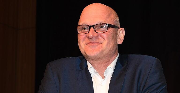 Thomas Wagner ist stellvertretender Vorsitzender der Bayerischen Finanzgewerkschaft bfg und der Bezirksvorsitzende für Nordbayern. Thomas Wagner ist stellvertretender Vorsitzender der Bayerischen Finanzgewerkschaft bfg und der Bezirksvorsitzende für Nordbayern.