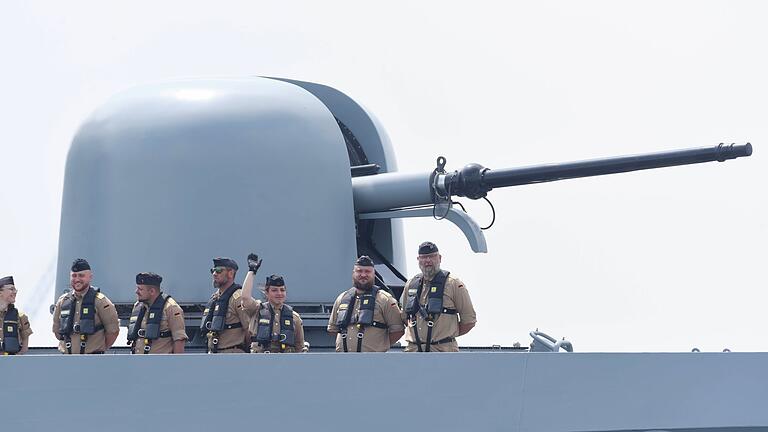 Korvette 'Ludwigshafen am Rhein'       -  Die deutsche Korvette &bdquo;Ludwigshafen am Rhein&rdquo; - hier beim Auslaufen zu dem Einsatz - beteiligt sich derzeit an der Unifil-Mission im Mittelmeer vor der libanesischen Küste.