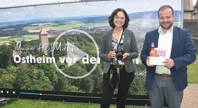 Sind stolz auf das Ergebnis: Bürgermeister Steffen Malzer hatte die Idee zum Video und beauftragte Tonya Schulz mit der Umsetzung. Sind stolz auf das Ergebnis: Bürgermeister Steffen Malzer hatte die Idee zum Video und beauftragte Tonya Schulz mit der Umsetzung.