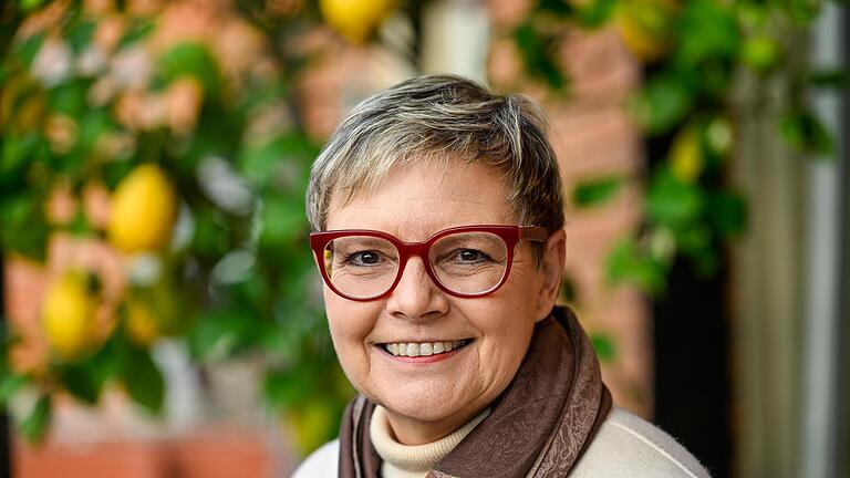 Sabine Dittmar aus Maßbach tritt im Wahlkreis 247 für die SPD zur Bundestagswahl 2025 an und will ihr Mandat verteidigen. - Sabine Dittmar aus Maßbach tritt im Wahlkreis 247 für die SPD zur Bundestagswahl 2025 an und will ihr Mandat verteidigen. Sabine Dittmar aus Maßbach tritt im Wahlkreis 247 für die SPD zur Bundestagswahl 2025 an und will ihr Mandat verteidigen. - Sabine Dittmar aus Maßbach tritt im Wahlkreis 247 für die SPD zur Bundestagswahl 2025 an und will ihr Mandat verteidigen.