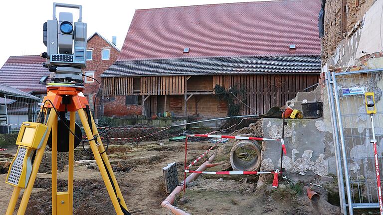 Wochenlang waren die Archäologen im vergangenen Jahr rund um die Gaststätte in Mönchsondheim zugange, um in der Ortsgeschichte zu wühlen.