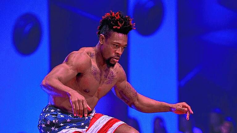 Ninja Warrior Germany - Die stärkste Show Deutschlands - ... die ihm allerdings zum Verhängnis werden sollte – er landete auf seinem Allerwertesten und schied aus. RTL/Stefan Gregorowius Ninja Warrior Germany - Die stärkste Show Deutschlands - ... die ihm allerdings zum Verhängnis werden sollte – er landete auf seinem Allerwertesten und schied aus. RTL/Stefan Gregorowius