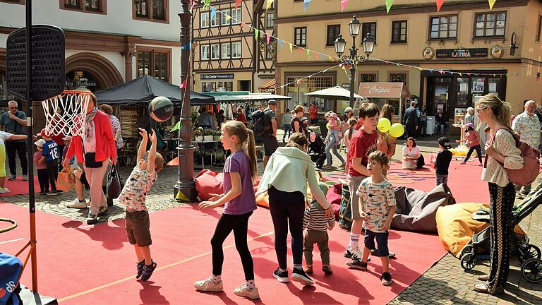 Beim Zwergenaufstand in Lohr war besonders für Kinder viel geboten. Beim Zwergenaufstand in Lohr war besonders für Kinder viel geboten.