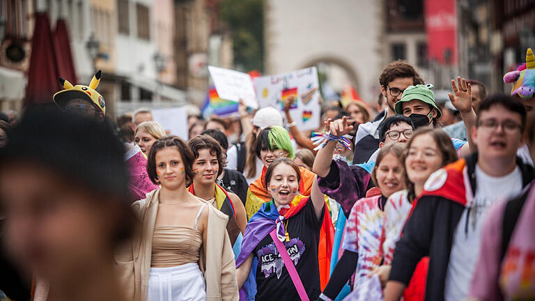 Der erste CSD in Haßfurt am 20. August 2022. Zu Gast, Bundestagsabgeordnete Tessa Ganserer