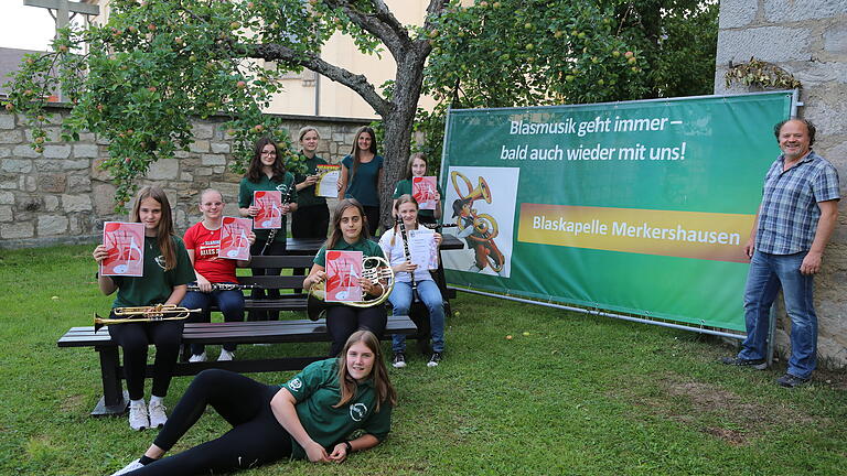 Die jungen Musiker der Blaskapelle Merkershausen wurden durch zahlreiche Wettbewerbsteilnahmen förmlich mit Preisen überschüttet.