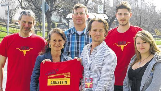 Blicken dem 19. Mai erwartungsvoll entgegen: Peter Facius (von links), Bürgermeisterin Linda Plappert-Metz, Marcus Merklein, Thomas Müller, Dominic Amthor und Charlene Schmidt bilden das Organisationsteam für das Konzert mit „The Boss Hoss“ in Arnstein. Blicken dem 19. Mai erwartungsvoll entgegen: Peter Facius (von links), Bürgermeisterin Linda Plappert-Metz, Marcus Merklein, Thomas Müller, Dominic Amthor und Charlene Schmidt bilden das Organisationsteam für das Konzert mit „The Boss Hoss“ in Arnstein.