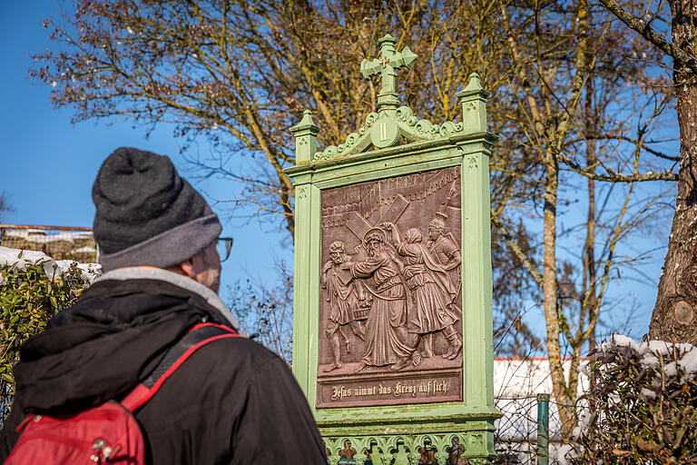 Ein Teil der Route verläuft parallel des Kreuzwegs am Volkenberg in Erlabrunn. Ein Teil der Route verläuft parallel des Kreuzwegs am Volkenberg in Erlabrunn.