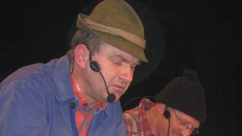 In Minutenschnelle verwandeln sich Fredi Breunig und Martin Wachenbrönner in „Eustach“ und „Gotthold“. - In Minutenschnelle verwandeln sich Fredi Breunig und Martin Wachenbrönner in „Eustach“ und „Gotthold“. In Minutenschnelle verwandeln sich Fredi Breunig und Martin Wachenbrönner in „Eustach“ und „Gotthold“. - In Minutenschnelle verwandeln sich Fredi Breunig und Martin Wachenbrönner in „Eustach“ und „Gotthold“.