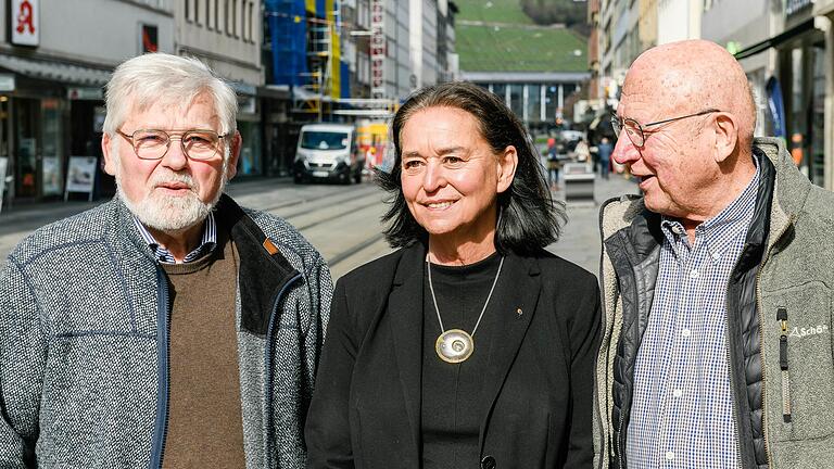 Franz Wohlfart, Monika Vögele und Rudolf Weißmantel (von links) sind in den 50er Jahren in der Kaiserstraße aufgewachsen und leben noch heute dort. Franz Wohlfart, Monika Vögele und Rudolf Weißmantel (von links) sind in den 50er Jahren in der Kaiserstraße aufgewachsen und leben noch heute dort.