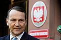 Polens Außenminister Radoslaw Sikorski       -  Polens Außenminister Radoslaw Sikorski möchte gerne bei der Präsidentschaftswahl im Mai antreten. Dafür muss er sich einer Vorwahl in seiner Partei stellen. (Archivbild)