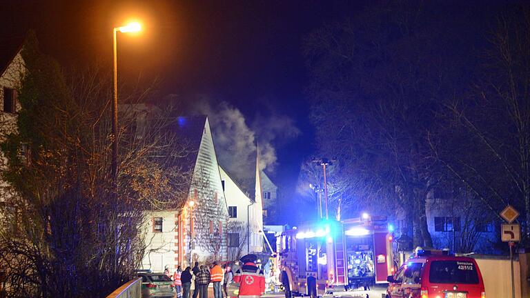 Brand in geplanter Flüchtlingsunterkunft       -  Angriffe gegen geflüchtete Menschen oder ihre Unterkünfte sind nicht neu. Jedoch hat die Zahl der Vorfälle in den vergangenen Jahren deutlich zugenommen. (Archivbild)