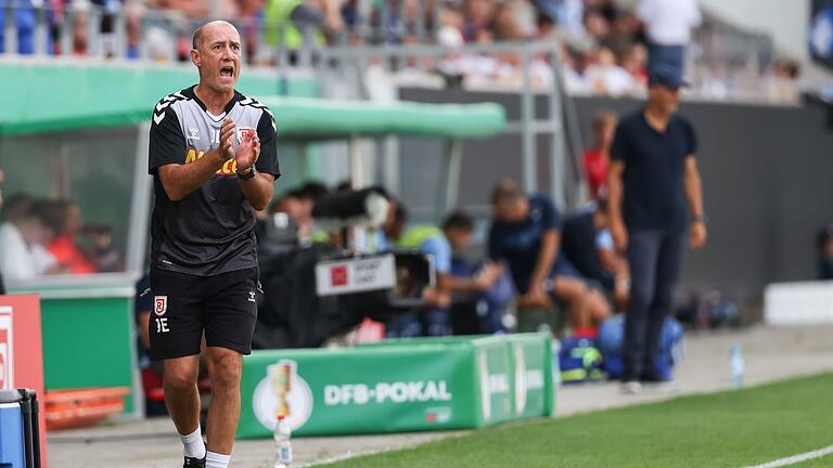 Joe Enochs       -  Regensburgs Trainer Joe Enochs warnt vor dem nächsten Gegner Hertha BSC.