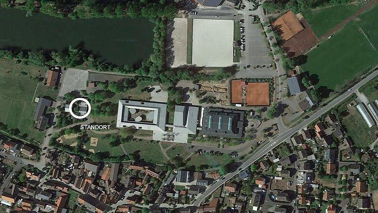 An diese Stelle in der Nähe der Schule will Grafenrheinfeld eine Kindertagesstätte bauen. An diese Stelle in der Nähe der Schule will Grafenrheinfeld eine Kindertagesstätte bauen.