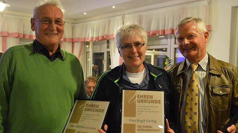 Seit 2014 ist Birgit Gerbig (Mitte) Ehrenmitglied des VfL Sportfreunde Bad Neustadt.