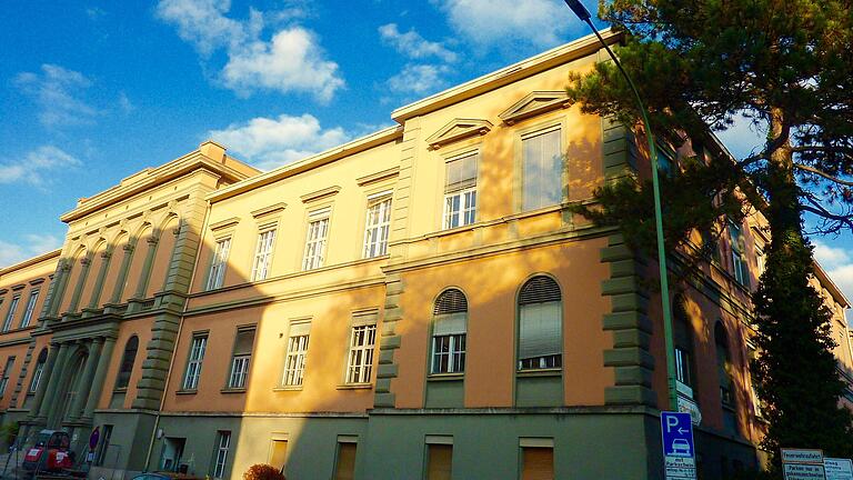 Das Anatomische Institut der Universität Würzburg in der Koellikerstraße. Hier lag Adela Dudas Leiche zweieinhalb Jahre lang.