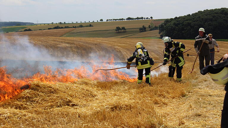 Ackerbrand am Montag  zwischen Eßleben und Mühlhausen