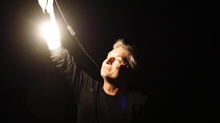 Kabarettist Alfred Dorfer erdenkt sich Parallelwelten Kabarettist Alfred Dorfer erdenkt sich Parallelwelten