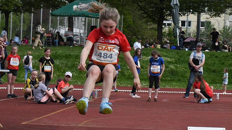 Impressionen von den Leichtathletik-Kreismeisterschaften des TSV Bad Kissingen. Im Bild: Ida Wehner vom TSV Oberthulba. - Impressionen von den Leichtathletik-Kreismeisterschaften des TSV Bad Kissingen. Im Bild: Ida Wehner vom TSV Oberthulba. Impressionen von den Leichtathletik-Kreismeisterschaften des TSV Bad Kissingen. Im Bild: Ida Wehner vom TSV Oberthulba. - Impressionen von den Leichtathletik-Kreismeisterschaften des TSV Bad Kissingen. Im Bild: Ida Wehner vom TSV Oberthulba.