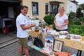 2. Bürgermeister Jürgen Schleier und Hauptorganisatorin Carolin Koch freuen sich über den Erfolg des ersten Dorfflohmarktes in Thundorf.       -  2. Bürgermeister Jürgen Schleier und Hauptorganisatorin Carolin Koch freuen sich über den Erfolg des ersten Dorfflohmarktes in Thundorf.
